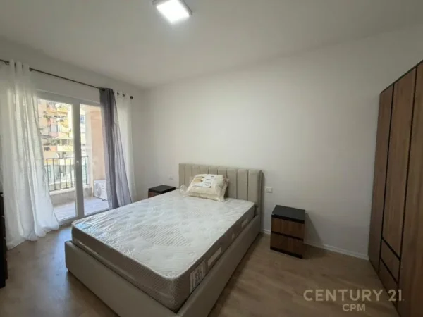 Tirane, jepet me qera apartament 1+1+Ballkon Kati 3, 69 m² 650 € (laprak)