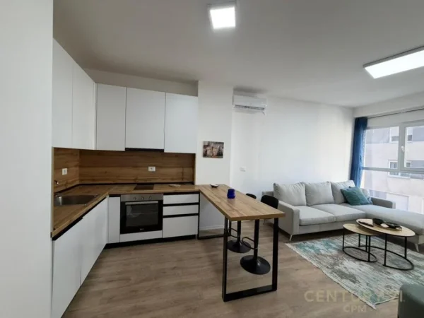 Tirane, jepet me qera apartament 1+1+Ballkon Kati 3, 69 m² 650 € (laprak)