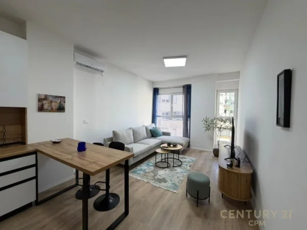 Tirane, jepet me qera apartament 1+1+Ballkon Kati 3, 69 m² 650 € (laprak)