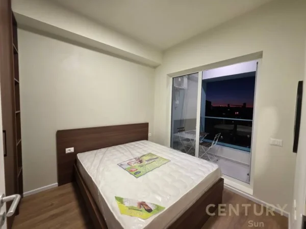 Tirane, jepet me qera apartament 1+1 Kati 8, 50 m² 470 € (ali demi)