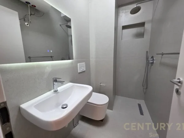 Tirane, jepet me qera apartament 1+1 Kati 8, 50 m² 470 € (ali demi)