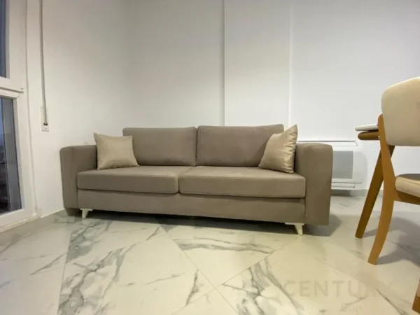 Tirane, jepet me qera apartament 1+1+Ballkon Kati 5, 67 m² 500 € (don bosko)