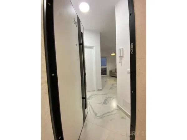 Tirane, jepet me qera apartament 1+1+Ballkon Kati 5, 67 m² 500 € (don bosko)