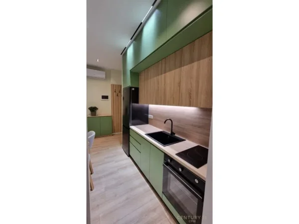 Tirane, jepet me qera apartament 1+1+Ballkon Kati 3, 50 m² 650 € (myslym shyri)
