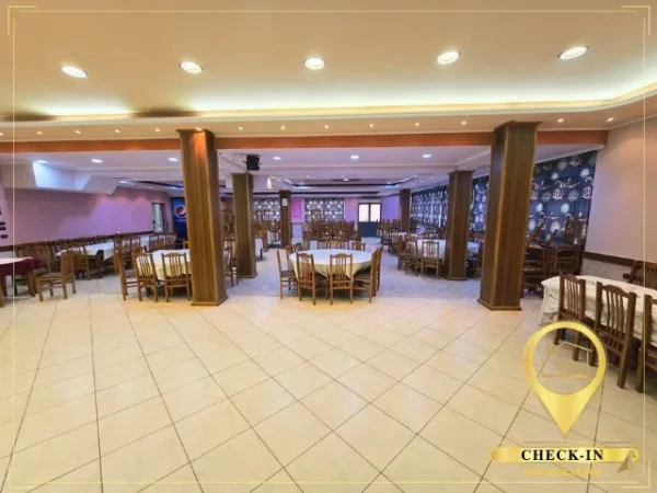 Tirane, jepet me qera bar-resorant Kati 1, 420 m² 1.700 € (Varrezat Sharre)