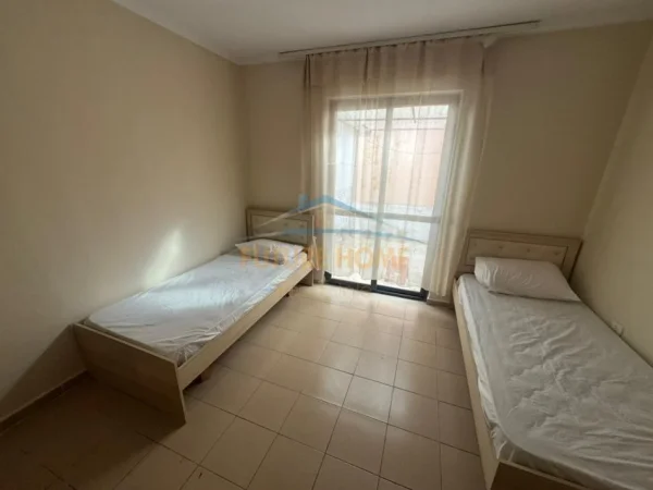 Tirane, jepet me qera apartament 2+1 Kati 3, 53 m² 550 € (Rruga Kongresi i Manastirit)