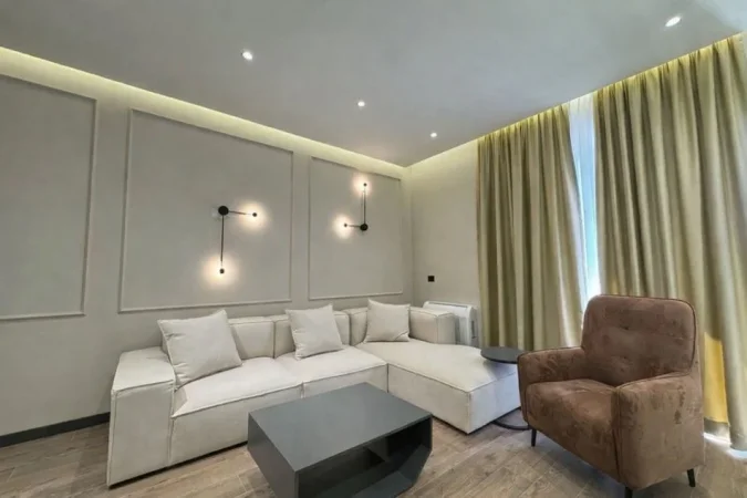 Tirane, jepet me qera apartament 1+1+Ballkon Kati 4, 80 m² 1.000 € (Kompleksi Delijorgji)