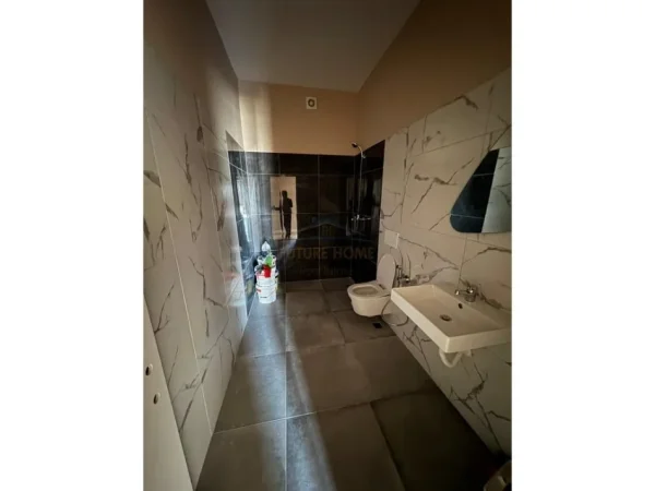 Tirane, shes apartament 1+1+Ballkon Kati 3, 92 m² 159.000 € 