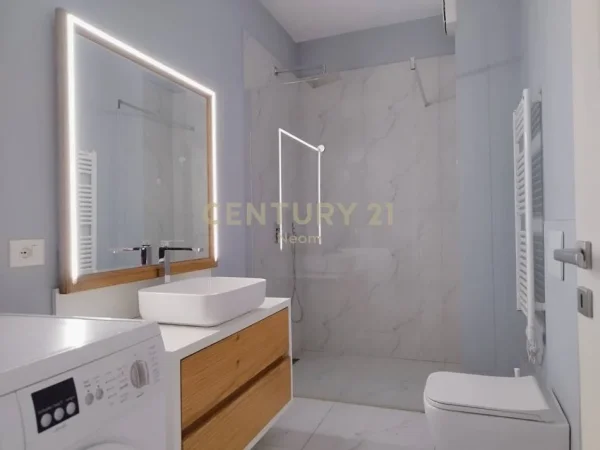 Tirane, jepet me qera apartament+verande | Penthouse 3+1 Kati 6, 180 m² 1.300 € (Kopshti Botanik)