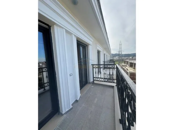 Tirane, shitet apartament 1+1 Kati 3, 94 m² (Porta Tirana e Re)