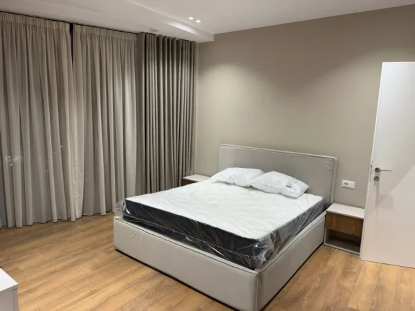 Tirane, jepet me qera apartament 2+1+Ballkon Kati 9, 105 m² 1.250 € (Mine Peza)