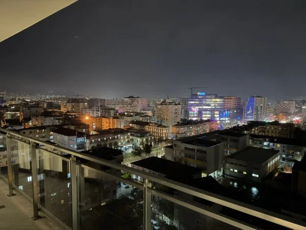 Tirane, jepet me qera apartament 2+1+Ballkon Kati 9, 105 m² 1.250 € (Mine Peza)