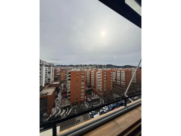 Tirane, jepet me qera apartament 2+1 Kati 10, 111 m² 700 € (Perballe Delijorgjit)