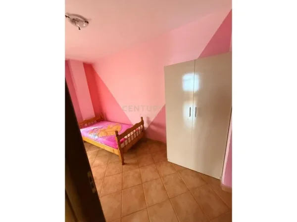 Tirane, jepet me qera apartament 2+1 Kati 10, 111 m² 700 € (Perballe Delijorgjit)