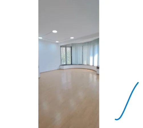 Tirane, jepet me qera ambjent biznesi Kati 1, 392 m² 3.000 € (Oxhaku)