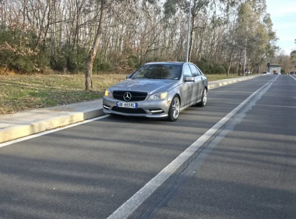 Tirane, shes makine Mercedes-Benz C300 4MATIC 2011 Benzin+Gaz, gri e erret automatik Kondicioner 246.000 km 5.800 €