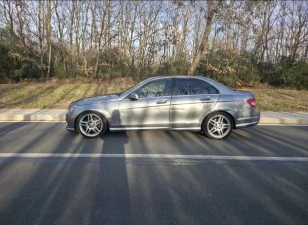 Tirane, shes makine Mercedes-Benz C300 4MATIC 2011 Benzin+Gaz, gri e erret automatik Kondicioner 246.000 km 5.800 €