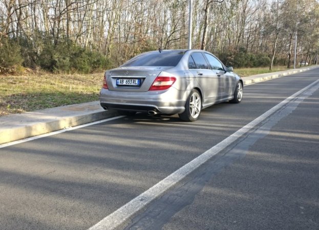 Tirane, shes makine Mercedes-Benz C300 4MATIC 2011 Benzin+Gaz, gri e erret automatik Kondicioner 246.000 km 5.800 €