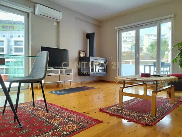 Tirane, jepet me qera apartament 3+1+Ballkon Kati 6, 120 m² 1.300 € (kopshti botanik)