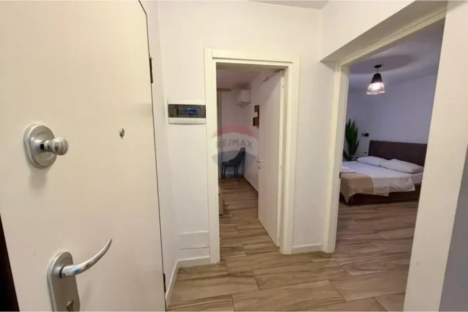 Tirane, jepet me qera apartament 2+1 , 75 m² 800 € (Mine Peza)