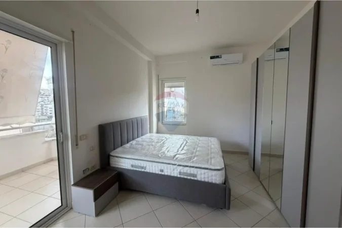 Tirane, jepet me qera apartament 2+1 , 100 m² 750 € 