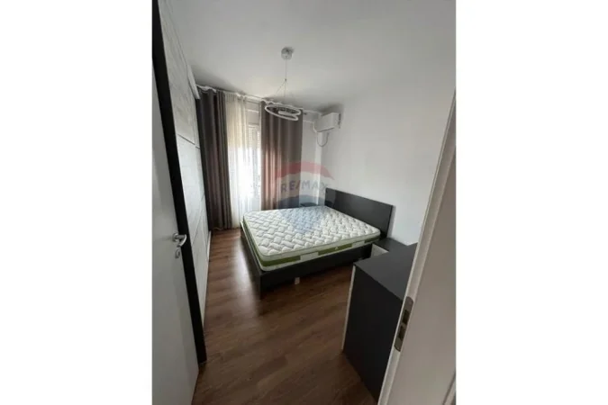 Tirane, jepet me qera 2+1 , 80 m² 600 € 