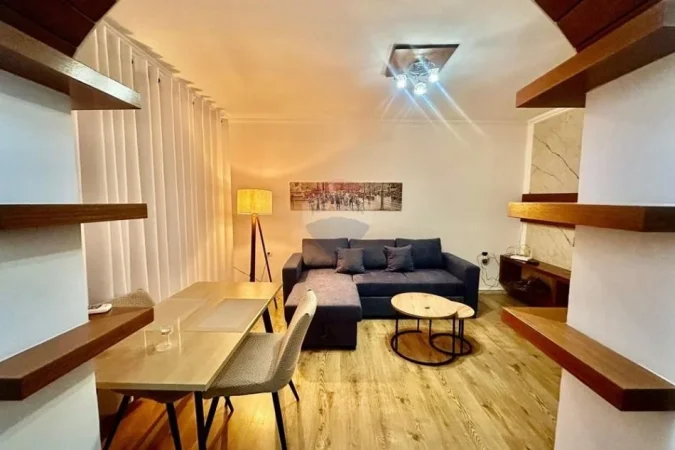Tirane, jepet me qera 1+1 , 55 m² 600 € (21 Dhjetori)