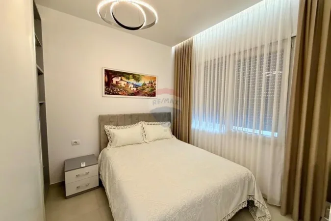 Tirane, jepet me qera apartament 2+1 , 80 m² 650 € (Fabrika e Miellit)