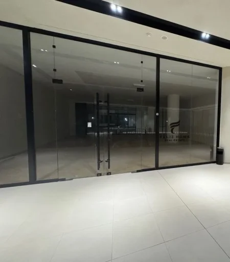 Tirane, jepet me qera ambjent biznesi Kati 1, 340 m² 5.000 € (MINE PEZA)