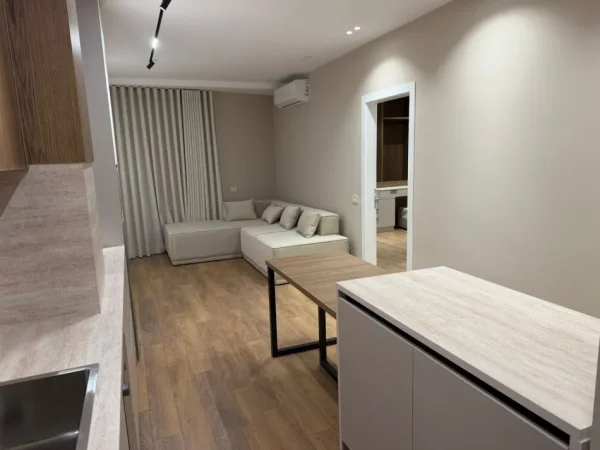 Tirane, jepet me qera apartament 2+1 Kati 9, 104 m² 1.250 € (GOLDEN TOWER MINE PEZA)