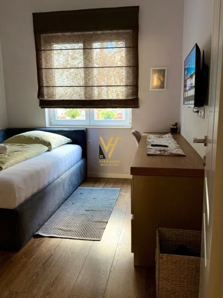 Tirane, jepet me qera apartament 2+1+Ballkon Kati 2, 75 m² 1.500 € (QENDER)