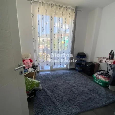 Tirane, jepet me qera apartament 2+1 Kati 3, 88 m² 520 € (Shkoze)