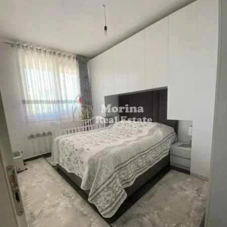 Tirane, jepet me qera apartament 2+1 Kati 3, 88 m² 520 € (Shkoze)