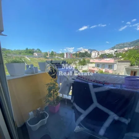 Tirane, jepet me qera apartament 2+1 Kati 3, 88 m² 520 € (Shkoze)