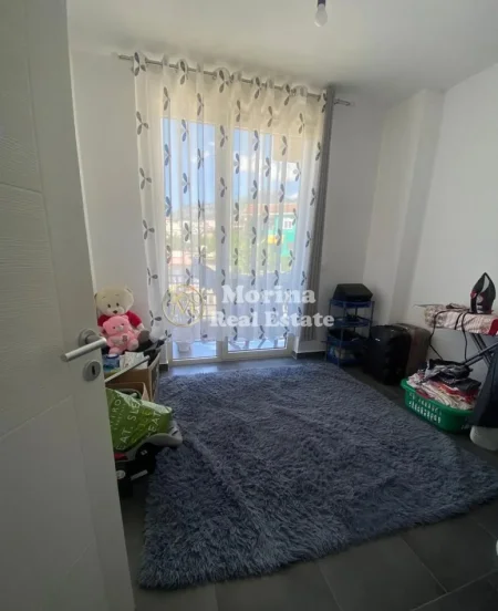 Tirane, jepet me qera apartament 2+1 Kati 3, 88 m² 520 € (Shkoze)