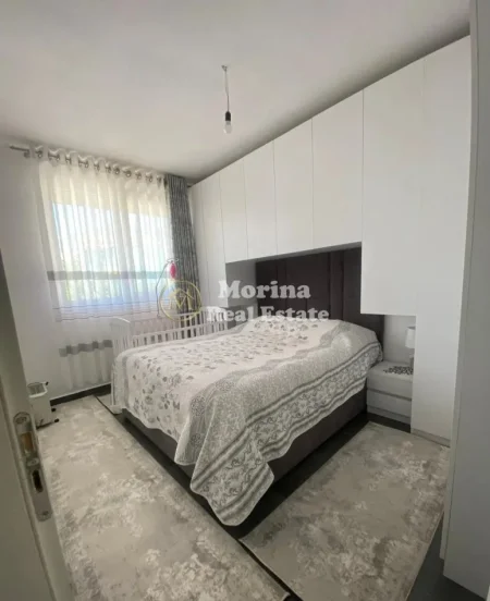 Tirane, jepet me qera apartament 2+1 Kati 3, 88 m² 520 € (Shkoze)