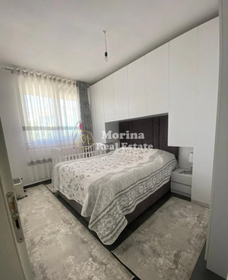 Tirane, jepet me qera apartament 2+1 Kati 3, 88 m² 520 € (Shkoze)