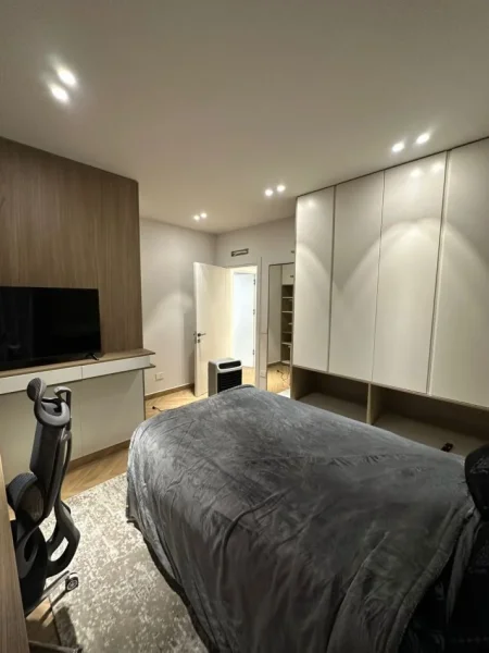 Tirane, jepet me qera Vile , 225 m² 3.500 € (FARKE)