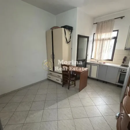 Tirane, jepet me qera apartament Kati 3, 20 m² 250 € (Selite)