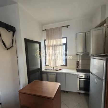 Tirane, jepet me qera apartament Kati 3, 20 m² 250 € (Selite)