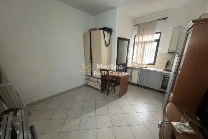 Tirane, jepet me qera apartament Kati 3, 20 m² 250 € (Selite)