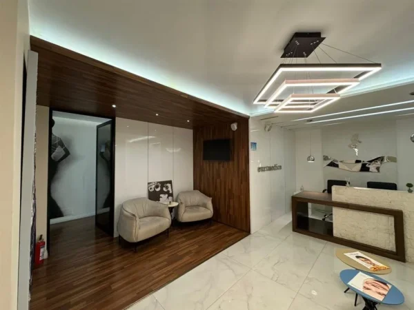 Tirane, jepet me qera Kati 1, 92 m² 1.600 € (LIQENI I THATE)