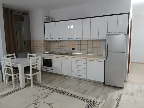 Tirane, jepet me qera apartament 2+1 Kati 8, 100 m² 750 € 