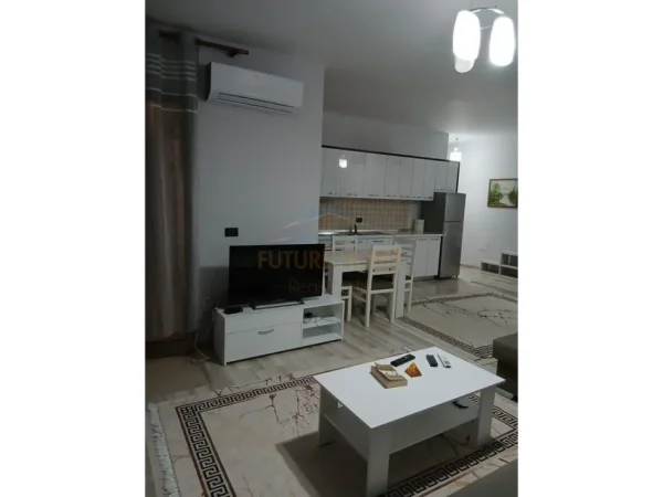 Tirane, jepet me qera apartament 2+1 Kati 8, 100 m² 750 € 
