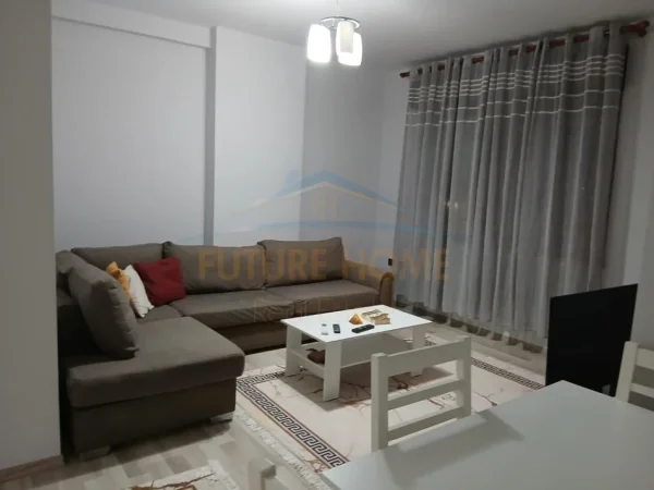 Tirane, jepet me qera apartament 2+1 Kati 8, 100 m² 750 € 