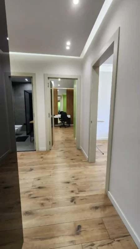 Tirane, jepet me qera apartament 2+1 Kati 9, 105 m² 1.300 € (KOMPLEKSI OLIMPIK)