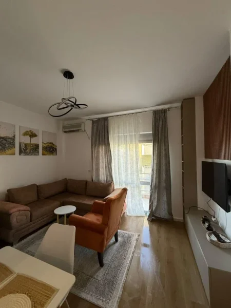 Tirane, shitet apartament 1+1 Kati 2, 56 m² (Rruga Sotir Caci ANA Market)