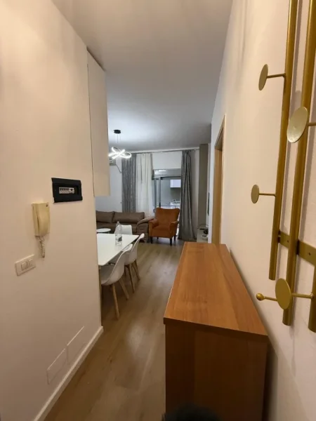 Tirane, shitet apartament 1+1 Kati 2, 56 m² (Rruga Sotir Caci ANA Market)