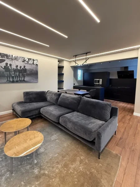 Vlore, shitet apartament 3+1 , 170 m² 500.000 € 