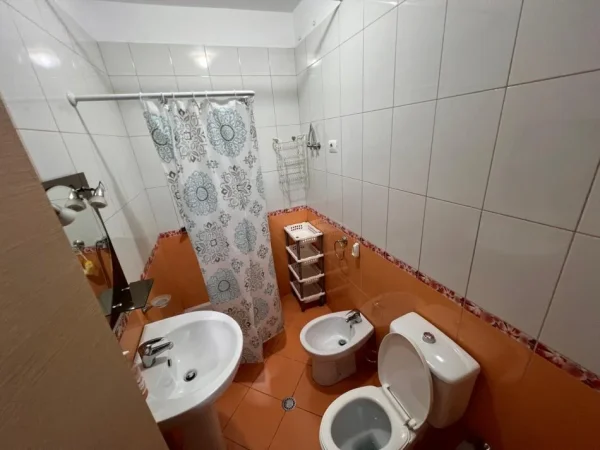 Tirane, jepet me qera apartament 2+1 Kati 5, 120 m² 600 € (don bosko)